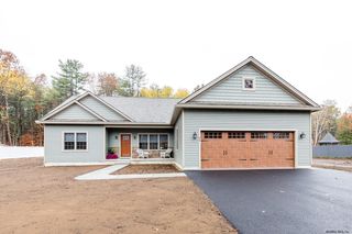 3 Lady Slipper Dr, Queensbury, NY 12804