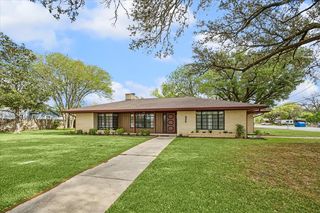 322 E  Obryant St, Bellville, TX 77418