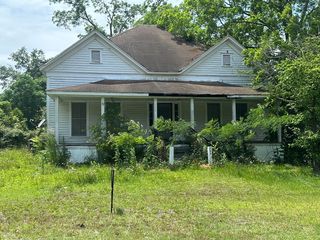 245 N  Terrell St, Metter, GA 30439