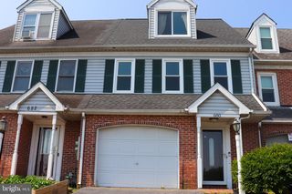 680 Topaz Dr, Lancaster, PA 17603