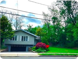 69 Roger Drive, Port Washington, NY 11050