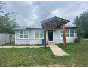 106 Weber St, Poth, TX 78147
