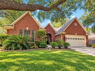 1105 E  Adoue St, Alvin, TX 77511