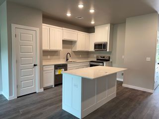 1804 Azlin Pl #C, Siloam Springs, AR 72761