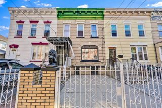 341 E  51st St, Brooklyn, NY 11203