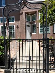 255 N  Skyline Dr, Thousand Oaks, CA 91362