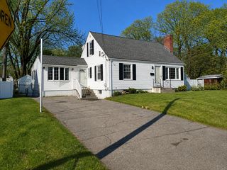 2 Kay St, Worcester, MA 01602