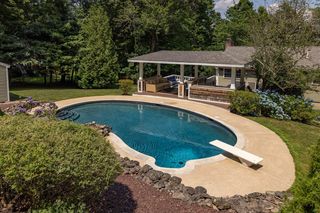 138 Stratham Heights Road, Stratham, NH 03885
