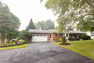 101 Valley View Dr, Elma, NY 14059