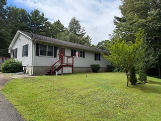 36 Leno Rd, Holland, MA 01521