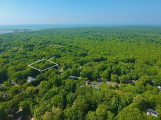 134 Woodbine Dr, East Hampton, NY 11937