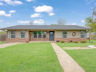 404 W  Fowler St, Savoy, TX 75479