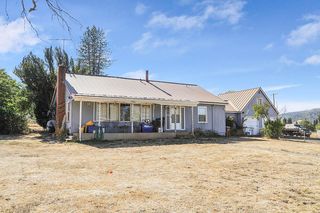 142 Pickett Ln, Canyonville, OR 97417