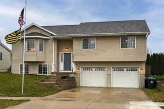 4042 Jodi Dr, Waterloo, IA 50701