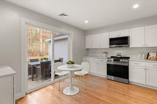 25 Barracks Rd, Hudson, MA 01749