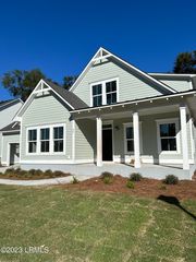 29 Middle Island St, Beaufort, SC 29907