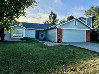 2717 Wildflower Dr, Lawrence, KS 66047