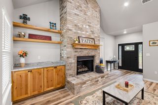 1446 Faulkner Rd, Sunset, TX 76270