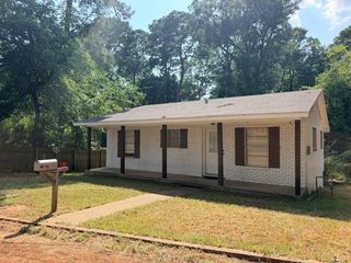 103 N  Pineview Ter, Crockett, TX 75835