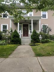 394 High St, Middletown, CT 06459
