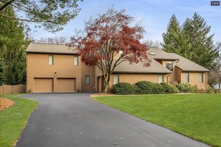 88 Van Blarcom Ln, Wyckoff, NJ 07481