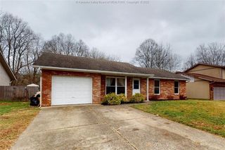 35 Colonial Ct, Barboursville, WV 25504