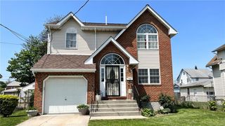 21 Davis Street, Roosevelt, NY 11575