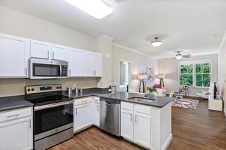 2701 Neabsco Common Pl #443, Woodbridge, VA 22191