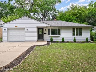 114 S  Linden Ave, Palatine, IL 60074