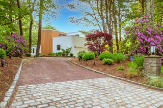 13 Peacock Path, East Quogue, NY 11942