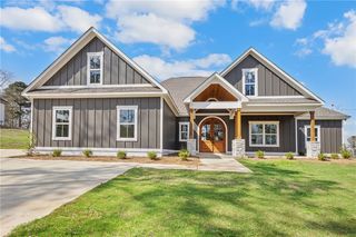 1065 Lee Road 315 Rd, Smiths Station, AL 36877