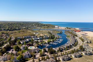 92 Marina Dr N, Manistee, MI 49660