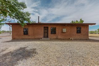 484 Vivian Rd, Belen, NM 87002