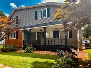 111 W  4th St, Buchanan, MI 49107