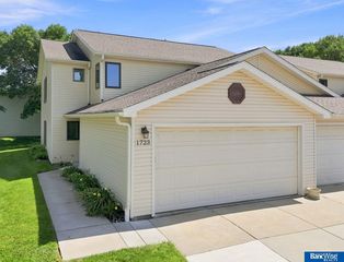 1723 Surfside Dr #1, Lincoln, NE 68528