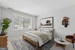 6437 Richmond Hwy #203, Alexandria, VA 22306