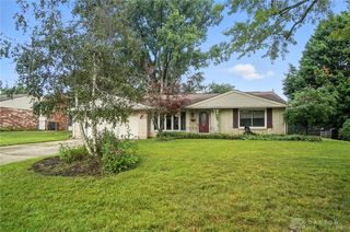 2151 Plantation Trl, Bellbrook, OH 45305