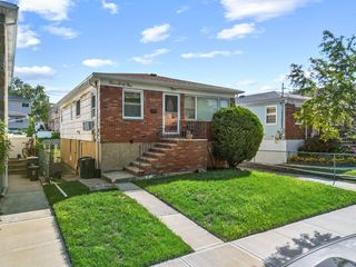 365 Seaver Ave, Staten Island, NY 10305