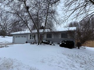 2000 Ridgeway Rd, Monroe, WI 53566