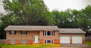 2411 Holly Dr, Pekin, IL 61554