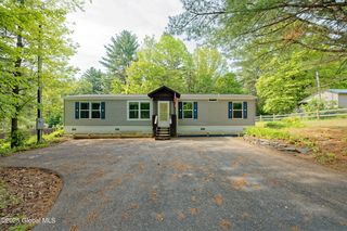 38 Warren Lane, Queensbury, NY 12804