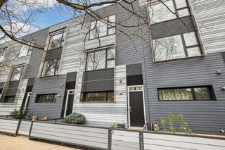 2811 W  Shakespeare Ave, Chicago, IL 60647