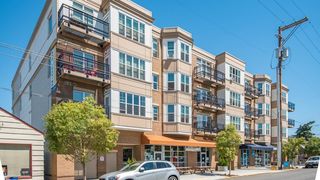 4429 NE Fremont St #402, Portland, OR 97213