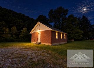 164 Fond St, Rock, WV 24747