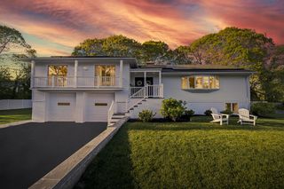 51 Tanglewood Dr, West Yarmouth, MA 02673