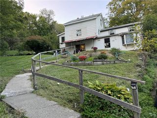 923 SALT POINT TURNPIKE, Pleasant valley, NY 12569
