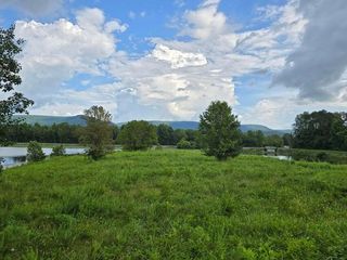 1 Spring Lake Dr #1, Dunlap, TN 37327