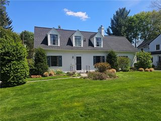 160 Commonwealth Rd, Rochester, NY 14618