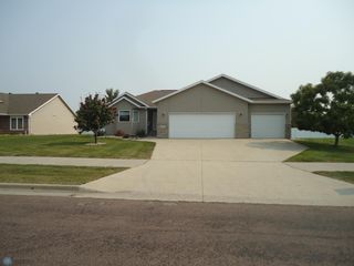 4324 43rd St S, Fargo, ND 58104