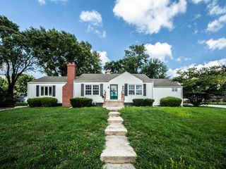 3927 Crestview Rd, Independence, MO 64052